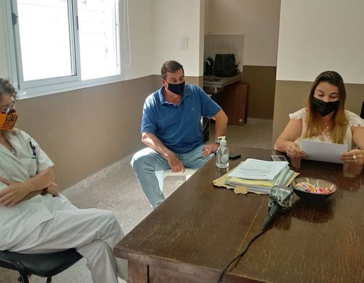 Apertura de sobres del cotejo de precios para el nuevo hospital.