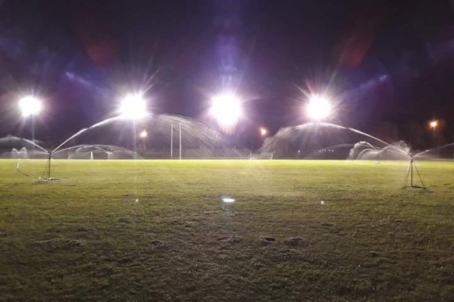 El Club San José iluminó su cancha.