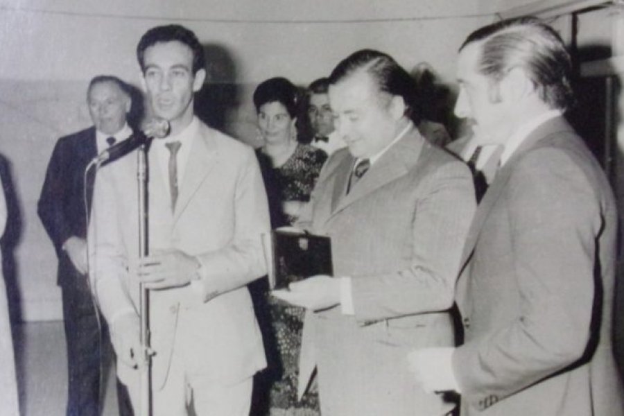 Edwin Benítez junto a Eduardo González y Comas.