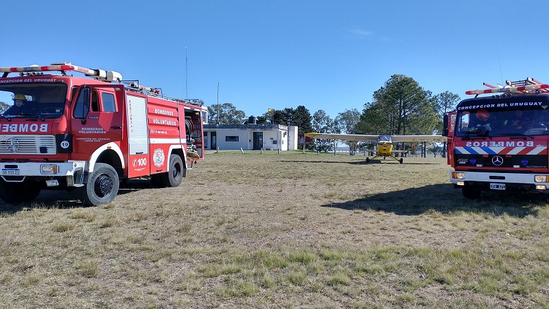 Al Aeródromo acudieron dos autobombas y un cisterna.